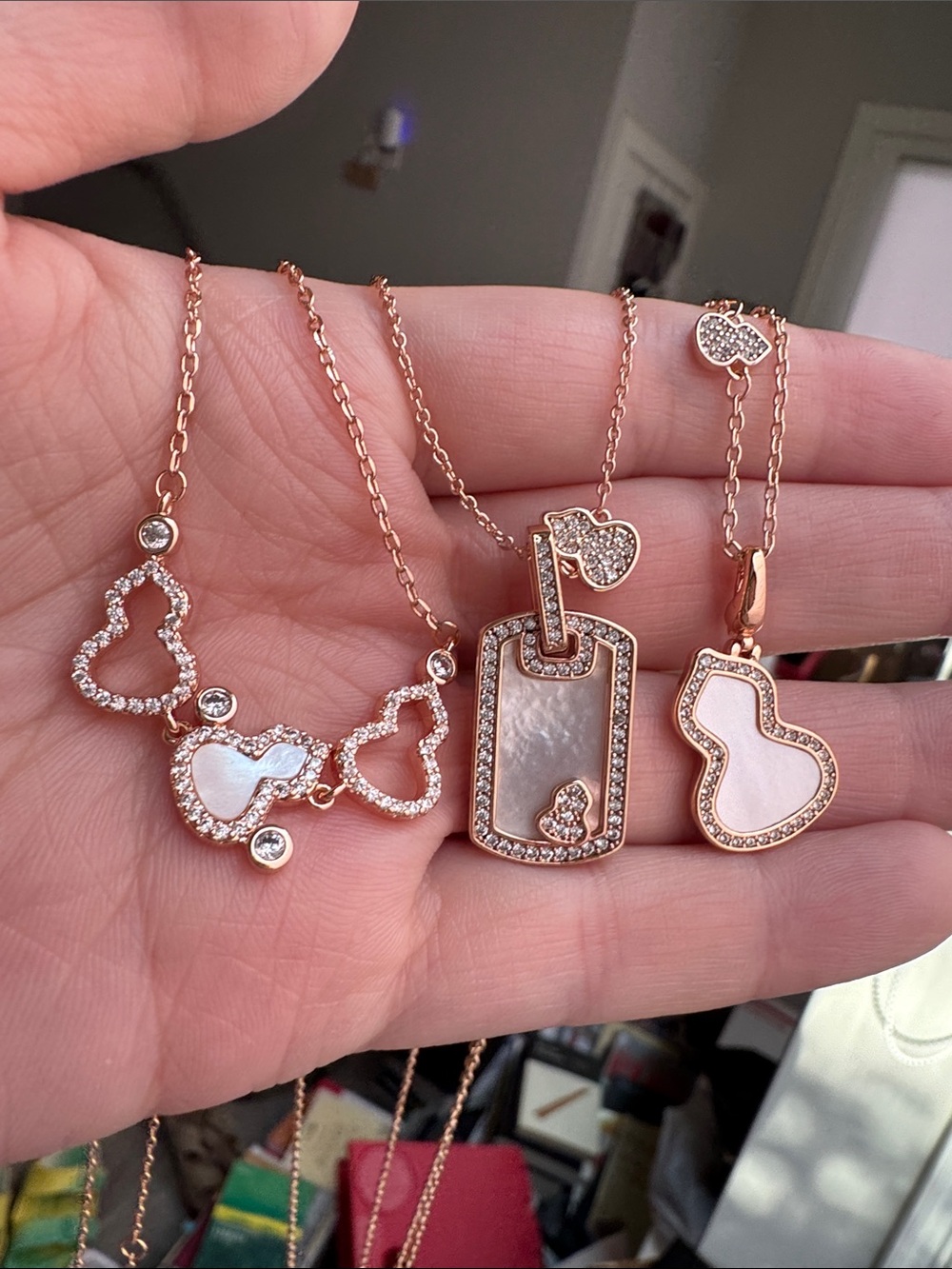 Qeelin Wulu mother pearl necklaces